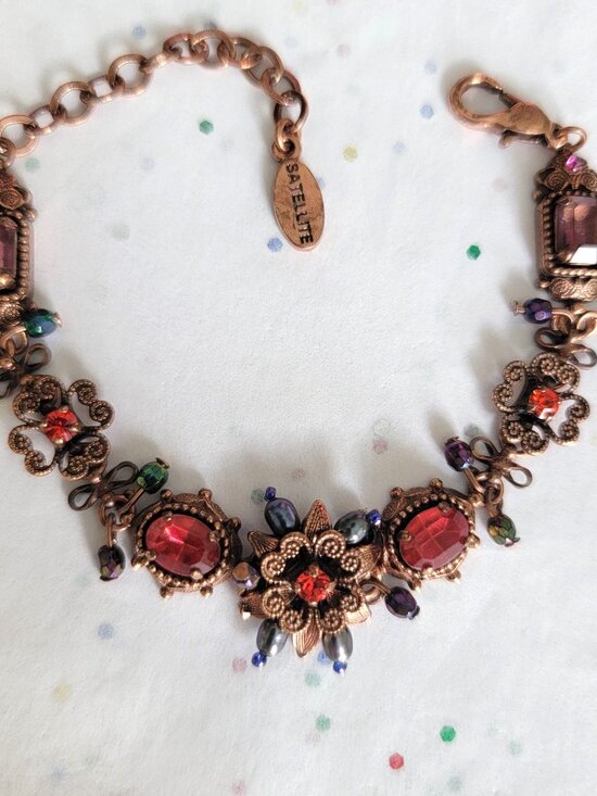 SATELLITE PARIS VINTAGE RED FACETED GLASS STONES ON DETAILED COPPER BRACELET - Picture 2 of 3